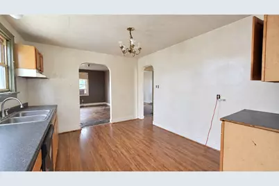 514 Longfellow Street, Vandergrift, PA 15690 - Photo 8
