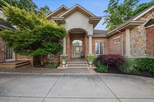 217 Fox Hollow Dr, Center Township, PA 16001 - Photo 1