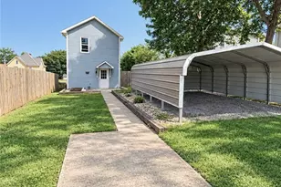 488 New York Ave, Rochester, PA 15074 - Photo 2