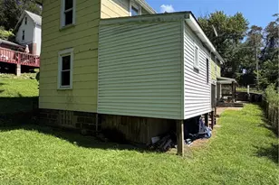 1079 Marelda Ave, Donora, PA 15033 - Photo 18