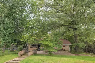 270 McKim Dr, Pittsburgh, PA 15239 - Photo 2