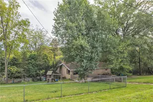 270 McKim Dr, Pittsburgh, PA 15239 - Photo 40