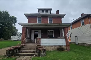 686 Stambaugh Ave, Sharon, PA 16146 - Photo 1