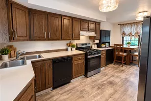 136 Marlow Dr, Pittsburgh, PA 15235 - Photo 6