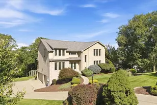 117 Little John Dr, Peters Township, PA 15317 - Photo 2