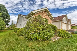 12 Medinah Ct, Hempfield Township, PA 15601 - Photo 6