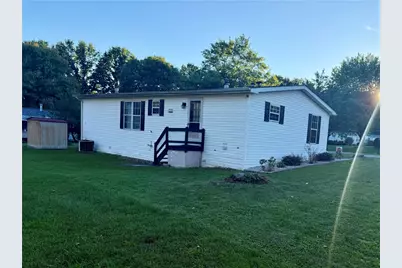 410 Meadows Dr, Washington Township, PA 15613 - Photo 2