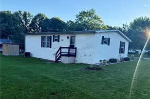 410 Meadows Dr, Washington Township, PA 15613 - Photo 2