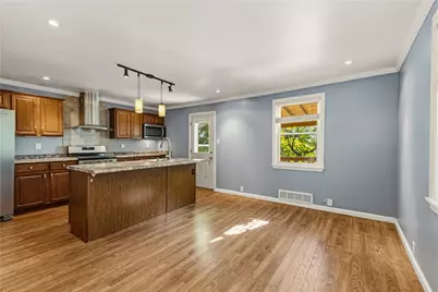 2368 Buena Vista St, Pittsburgh, PA 15218 - Photo 6