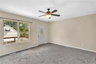 128 Weber Wy, Pittsburgh, PA 15210 - Photo 12