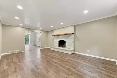 1112 Montana Ave, Harrison Township, PA 15065 - Photo 4