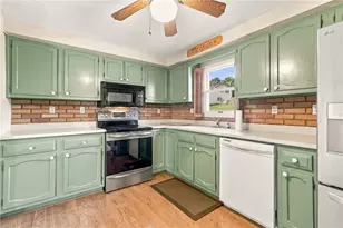 1316 Maplehurst Dr, Somerset Boro, PA 15501 - Photo 14
