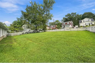 1415 Strawn Ave, New Kensington, PA 15068 - Photo 16