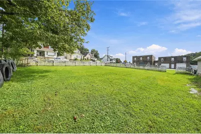 1415 Strawn Ave, New Kensington, PA 15068 - Photo 18