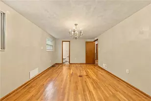 113 Larchwood Dr, Wilkins Township, PA 15145 - Photo 20