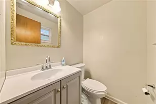 113 Larchwood Dr, Wilkins Township, PA 15145 - Photo 16