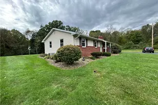 2690 Harlansburg Rd, Scott Township, PA 16101 - Photo 18