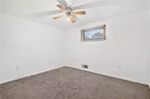 605 Wall St, Glassport, PA 15045 - Photo 16