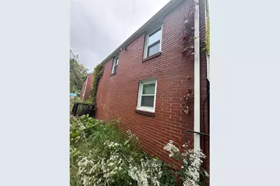 2035 Fairlawn St, Pittsburgh, PA 15221 - Photo 2
