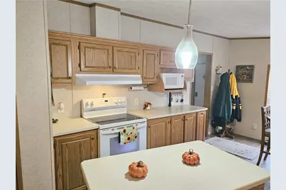 607 Amy Lane, Center Township, PA 16001 - Photo 6