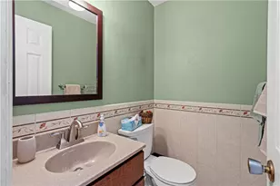 1012 Hamlin Dr, Bethel Park, PA 15102 - Photo 16