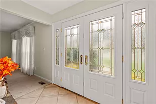 1012 Hamlin Dr, Bethel Park, PA 15102 - Photo 2