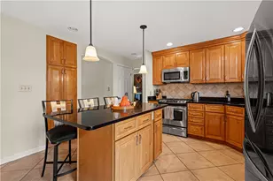 1012 Hamlin Dr, Bethel Park, PA 15102 - Photo 10