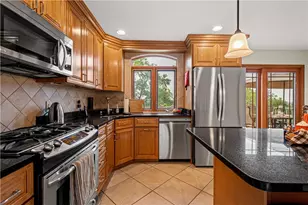 1012 Hamlin Dr, Bethel Park, PA 15102 - Photo 12