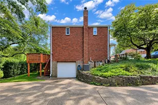 929 Roland Rd, Wilkins Township, PA 15221 - Photo 4