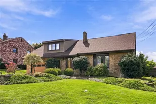 204 Pickwick Dr, Bethel Park, PA 15102 - Photo 2