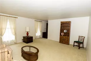 419 Oxford Dr, Greensburg, PA 15601 - Photo 4