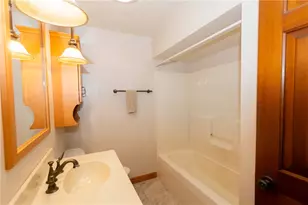 419 Oxford Dr, Greensburg, PA 15601 - Photo 10