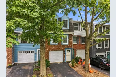 308 Redrome Cir, Bridgeville, PA 15017 - Photo 2