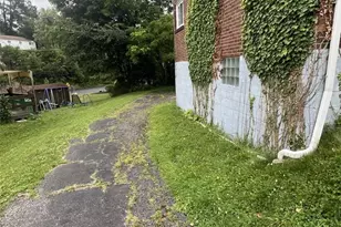 109 Webster Dr, Pittsburgh, PA 15235 - Photo 2