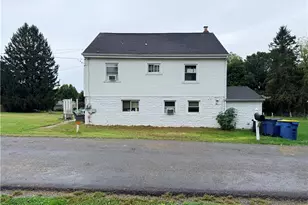 1026 Basilone Dr, Shenango Township, PA 16101 - Photo 4