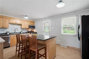 102 August Dr, Robinson Twp, PA 15108 - Photo 8