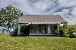 6929 Monroe Ave, West Mifflin, PA 15122 - Photo 2