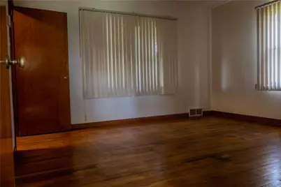 6929 Monroe Ave, West Mifflin, PA 15122 - Photo 16