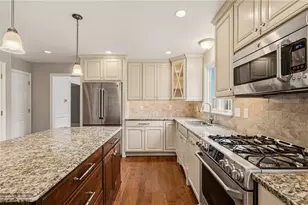 9914 Le Grand Dr, Pittsburgh, PA 15090 - Photo 12