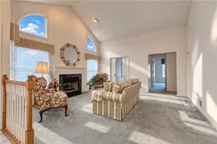 2203 Hunt Club Dr, Hempfield Township, PA 15601 - Photo 2