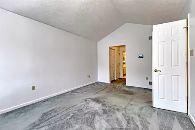 2203 Hunt Club Dr, Hempfield Township, PA 15601 - Photo 18