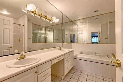 2203 Hunt Club Dr, Hempfield Township, PA 15601 - Photo 10