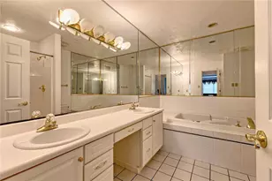 2203 Hunt Club Dr, Hempfield Township, PA 15601 - Photo 10
