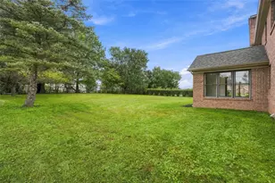 2037 Broad Hill Farms Rd, Moon/Crescent Twp, PA 15108 - Photo 46