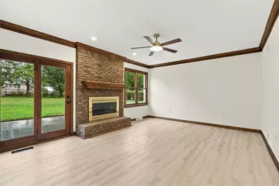 2037 Broad Hill Farms Rd, Moon/Crescent Twp, PA 15108 - Photo 14