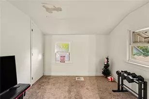 592 Hull St, Sharon, PA 16146 - Photo 16