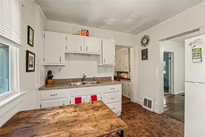 592 Hull St, Sharon, PA 16146 - Photo 10