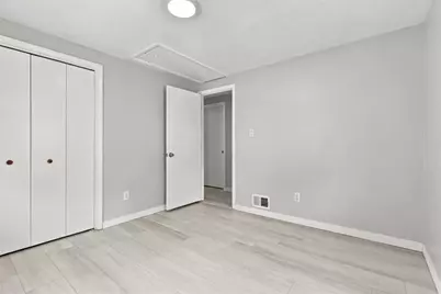 105 Locust Ln, Pittsburgh, PA 15241 - Photo 14