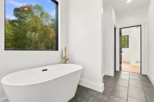 190 Farm Rdg Ln, Fairview Township, PA 16025 - Photo 12