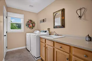 273 Palomino Dr, Bethel Park, PA 15102 - Photo 28